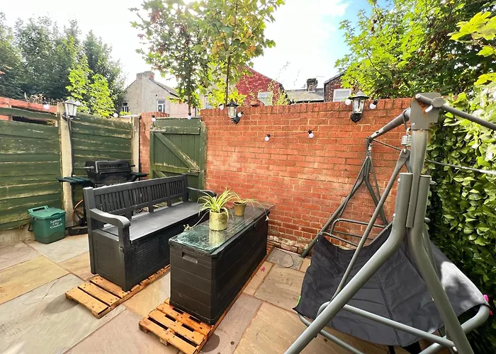 Budget Private Bedrooms W Dedicated Bath Mediacity, Mufc Salford