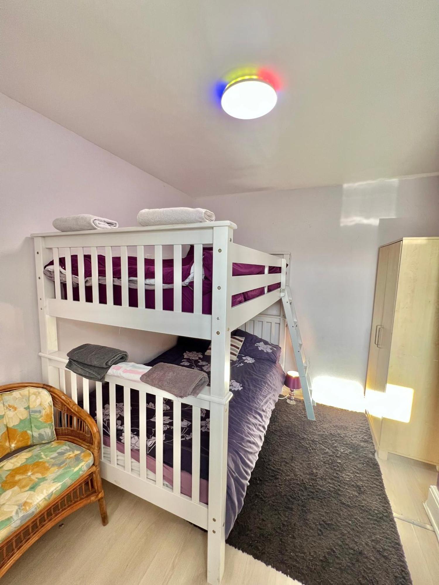 Budget Private Bedrooms W Dedicated Bath Mediacity, Mufc Salford
