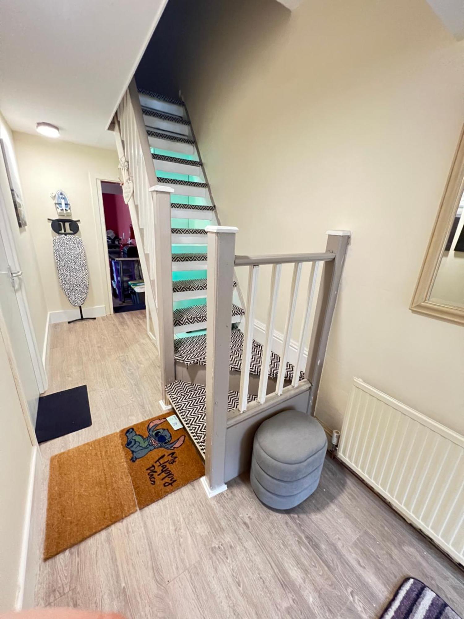 Budget Private Bedrooms W Dedicated Bath Mediacity, Mufc Salford Homestay *